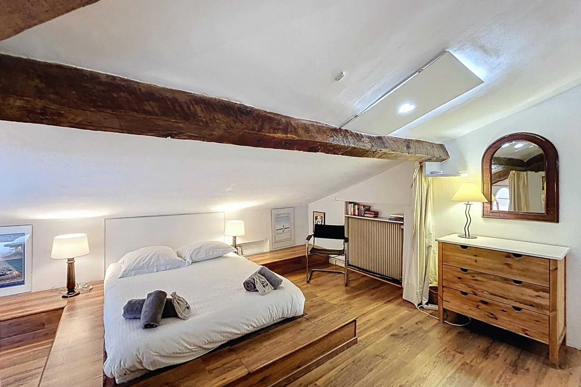 3-bedroom Loft 3 Minutes From The Center Appartement