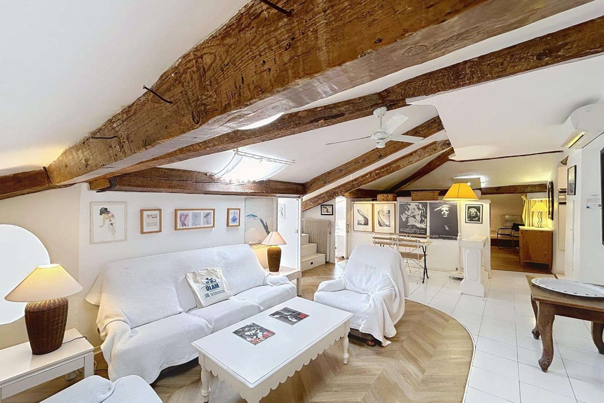 3-bedroom Loft 3 Minutes From The Center Appartement